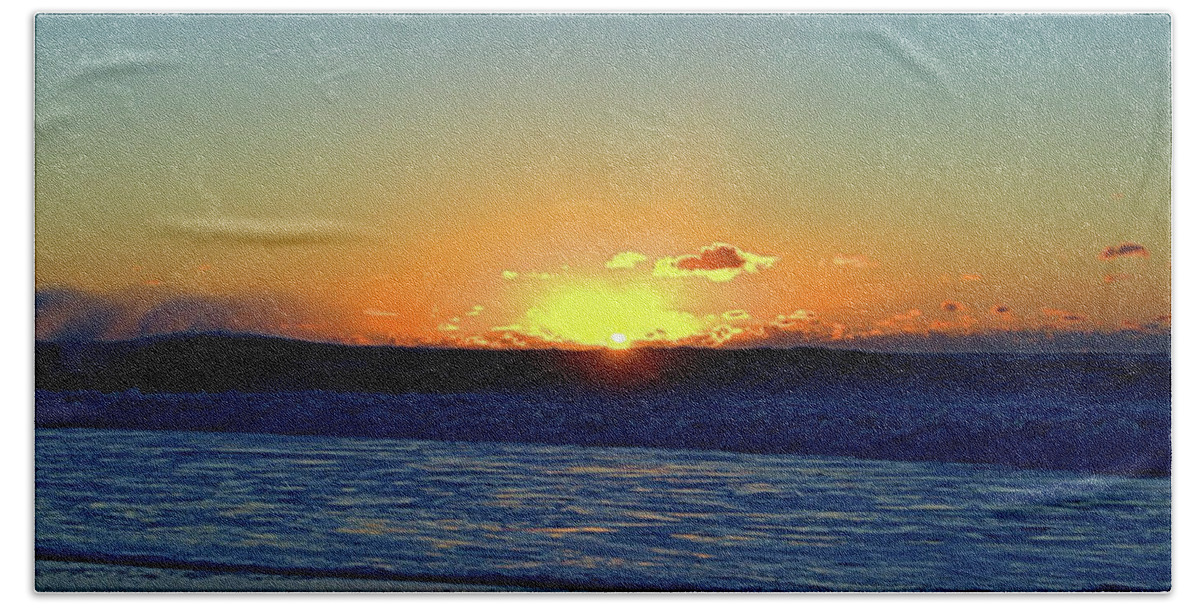 Seas Hand Towel featuring the photograph Sunrise Wave I I I by Newwwman