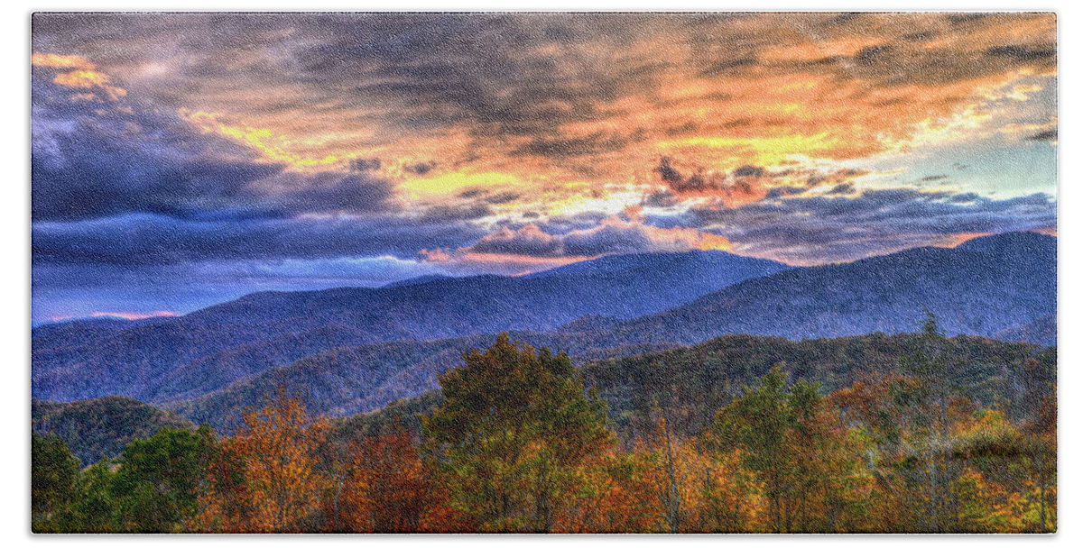 Great Smoky Mountains National Park Bath Towel featuring the photograph Sunset in the Smokies by Don Mercer