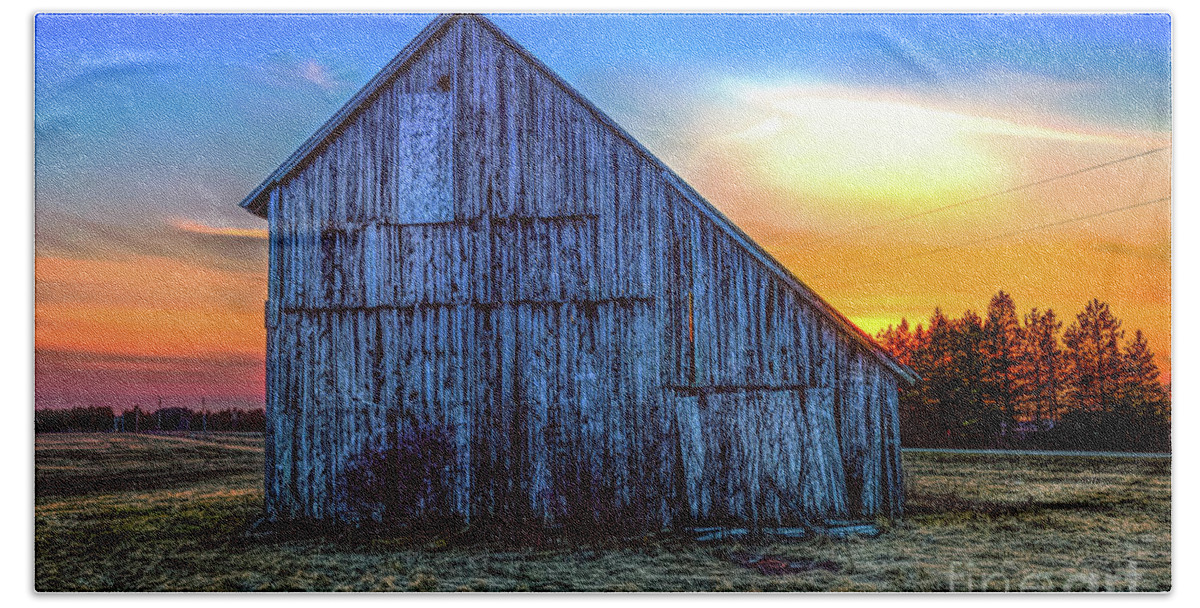 Sunset Bath Towel featuring the photograph Sunset Over Old Barn Rudyard Michigan -9120 by Norris Seward
