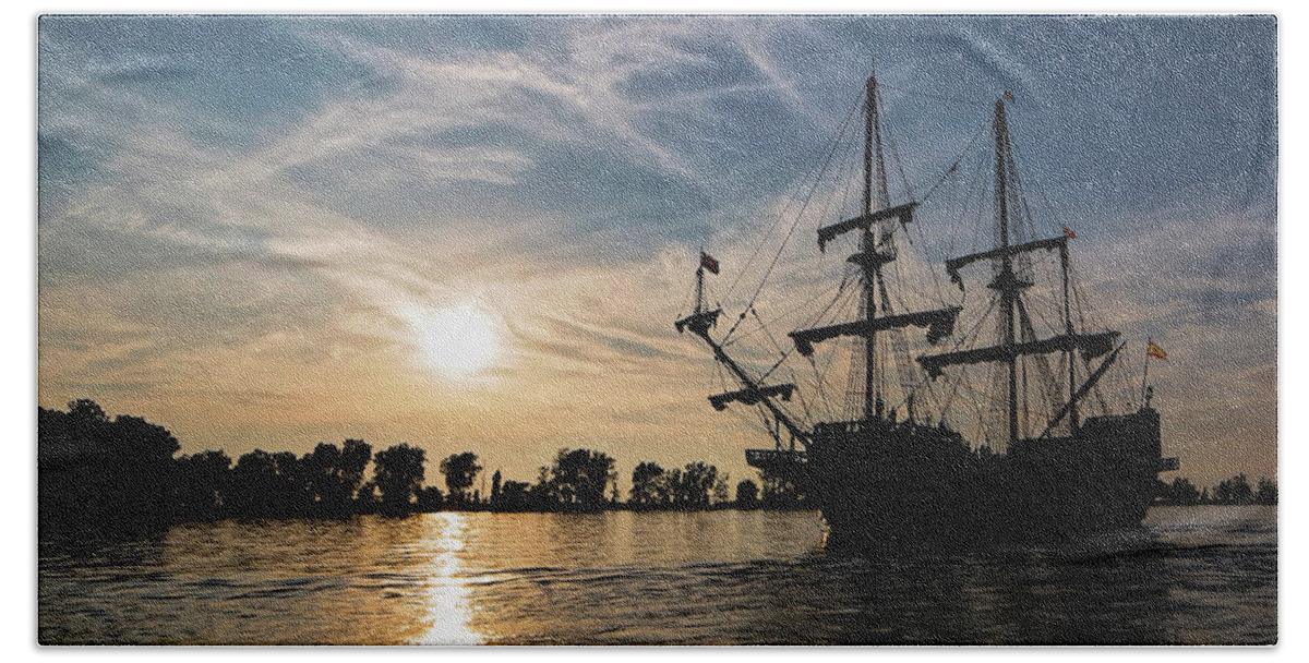 Ship Bath Towel featuring the photograph Sunset Sail by Deborah Penland