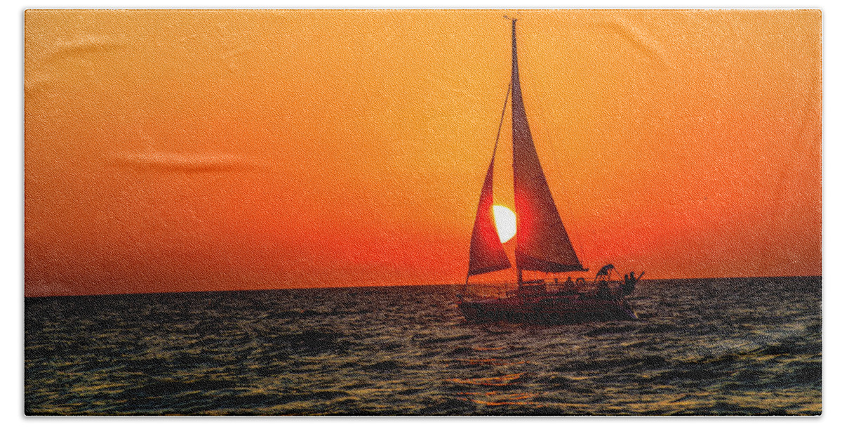 Sailboat Bath Towel featuring the photograph Sunset Sail by Kevin Cable
