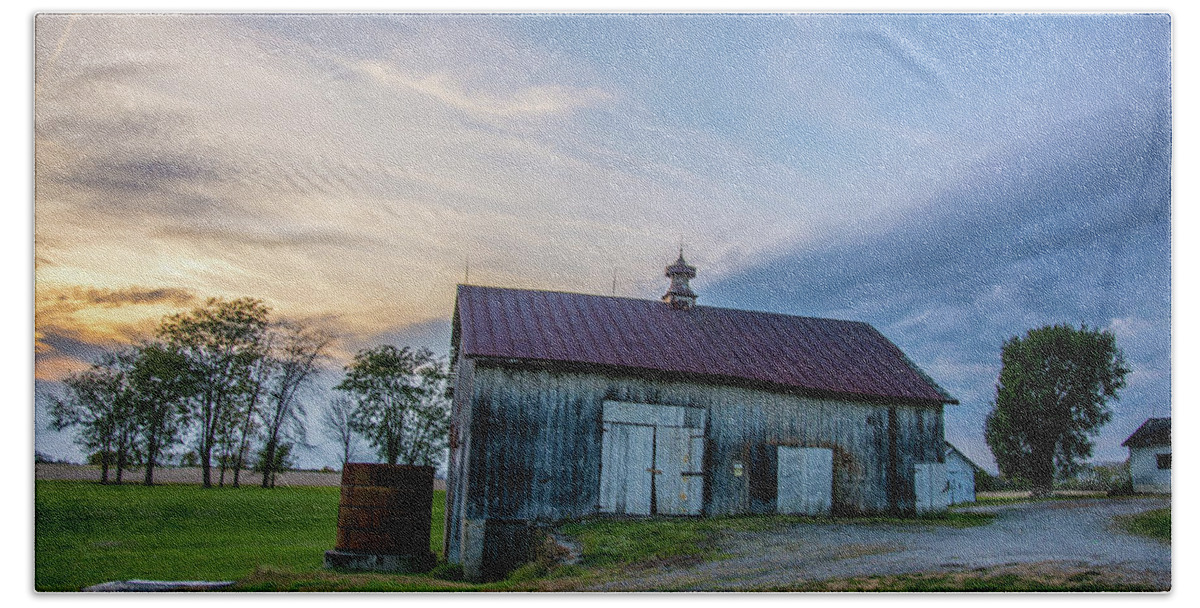 Old Bath Towel featuring the photograph Sunset Years Barn by Randall Branham