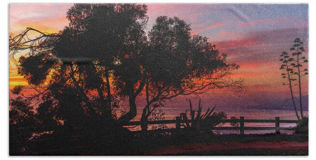 Sunset Silhouettes Hand Towel featuring the photograph Sunset Silhouettes From Palisades Park by Gene Parks