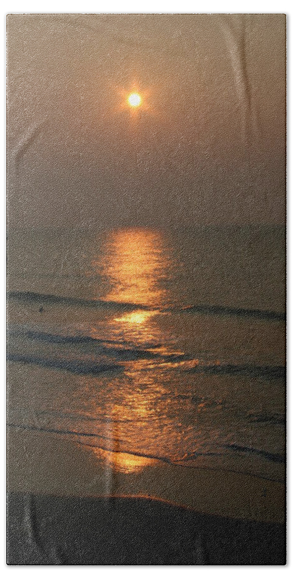 Sunset Bath Towel featuring the photograph Sunshine by Julie Lueders 