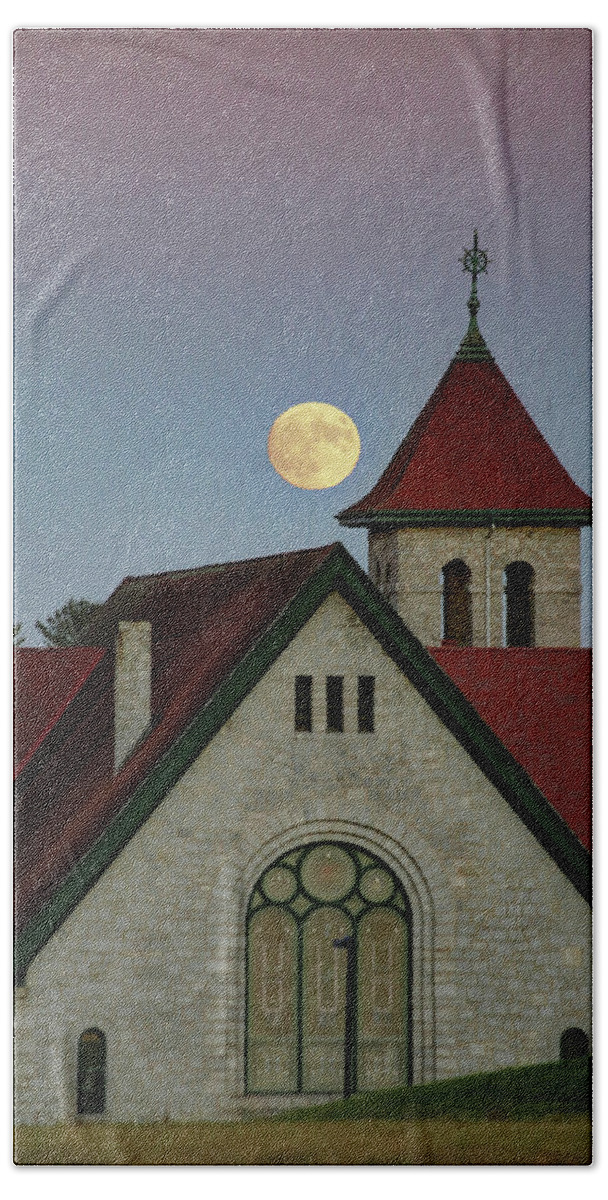 Moon Hand Towel featuring the photograph Super Moon Rising by John Meader