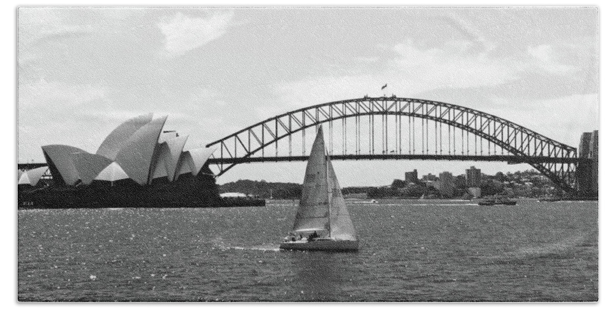 Sydney Harbour Bath Towel featuring the photograph Sydney Harbour No. 1-1 by Sandy Taylor