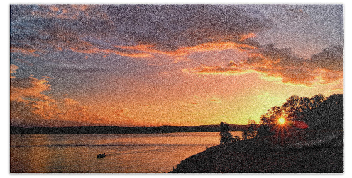 Lake Bath Towel featuring the photograph Table Rock Sunset by Cricket Hackmann