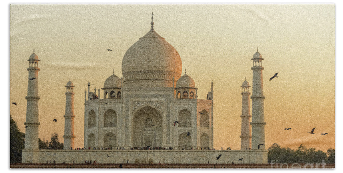 Building Bath Towel featuring the photograph Taj Mahal at Sunset 01 by Werner Padarin