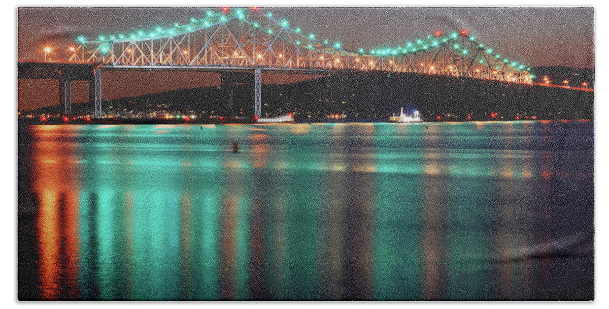 Tarrytown Bath Towel featuring the photograph Tappan Zee Refelctions by James Kirkikis
