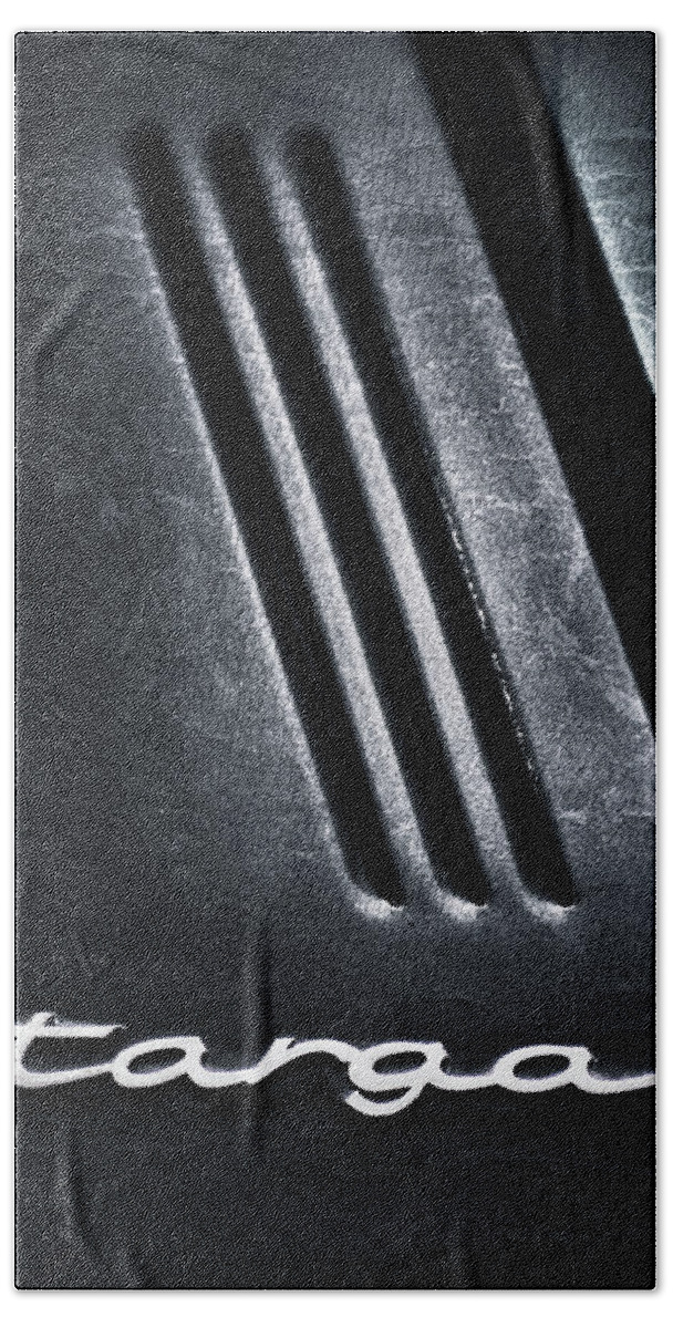 Porsche Bath Towel featuring the photograph Targa Gills by Scott Wyatt