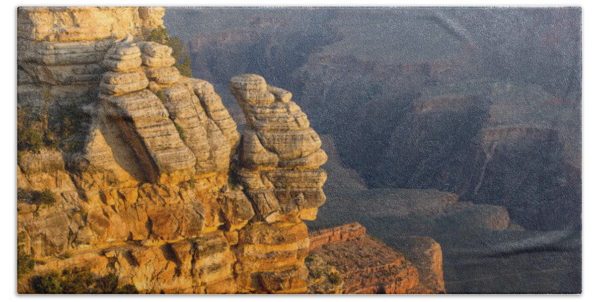 Grand Canyon Bath Towel featuring the photograph The Canyon Awakens by Penny Meyers