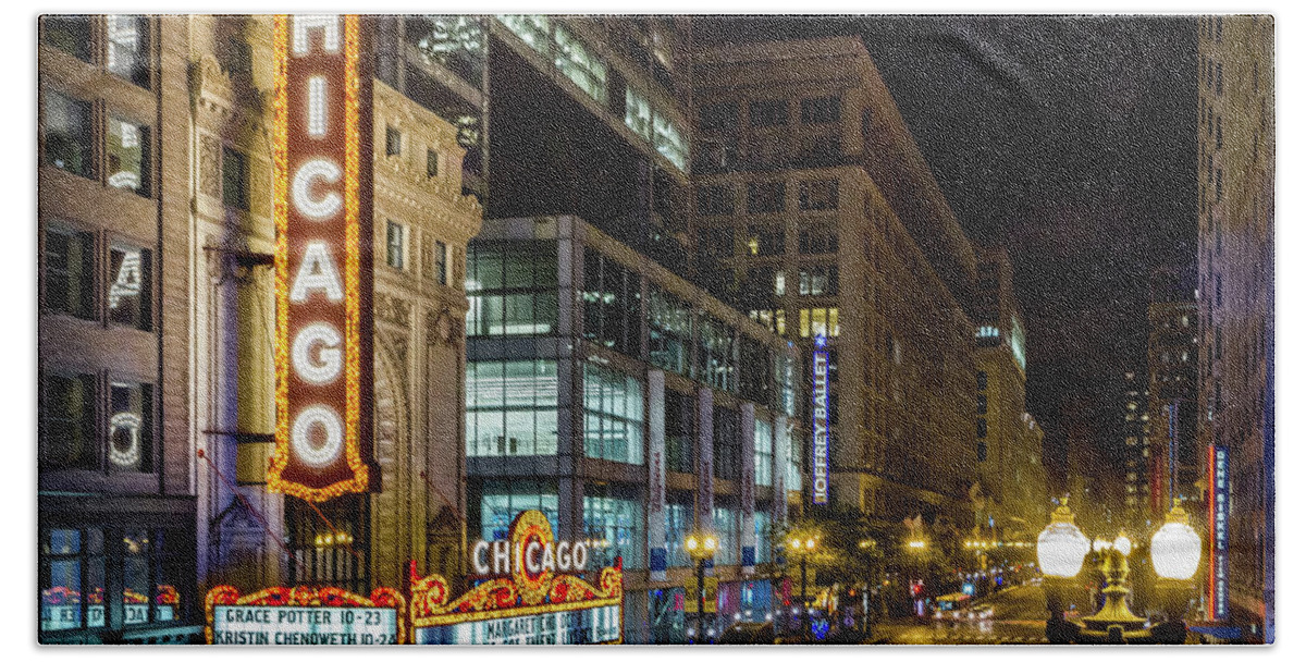 Chicago Bath Towel featuring the photograph Illinois - The Chicago Theater by Ron Pate