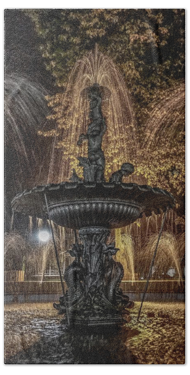  Bath Towel featuring the photograph The Fountain by Kendall McKernon