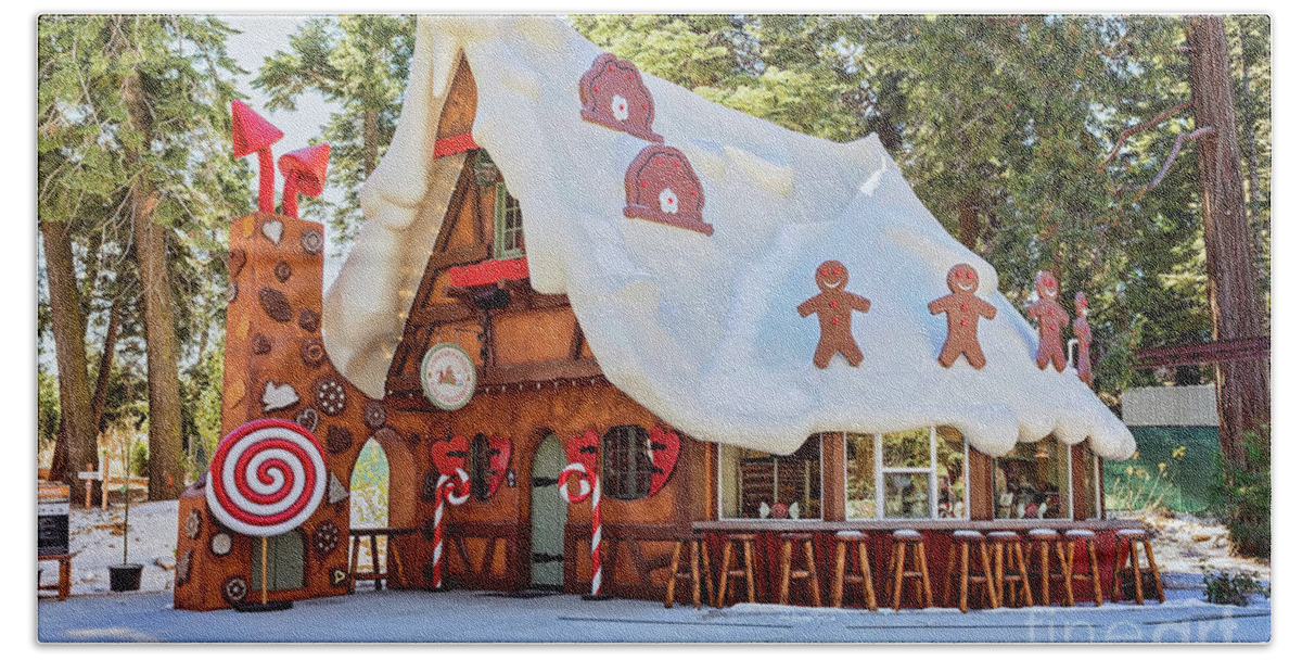 Gingerbread Bath Towel featuring the photograph The Gingerbread House by Eddie Yerkish
