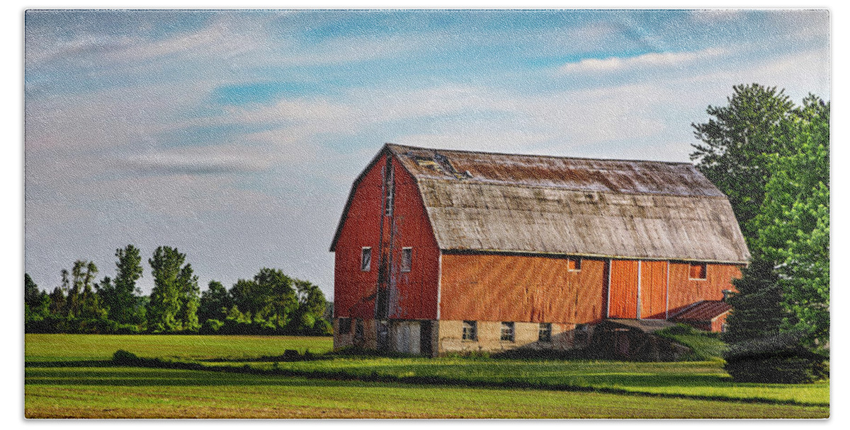 Barn Bath Towel featuring the photograph The Glow on the Barn by Brent Buchner