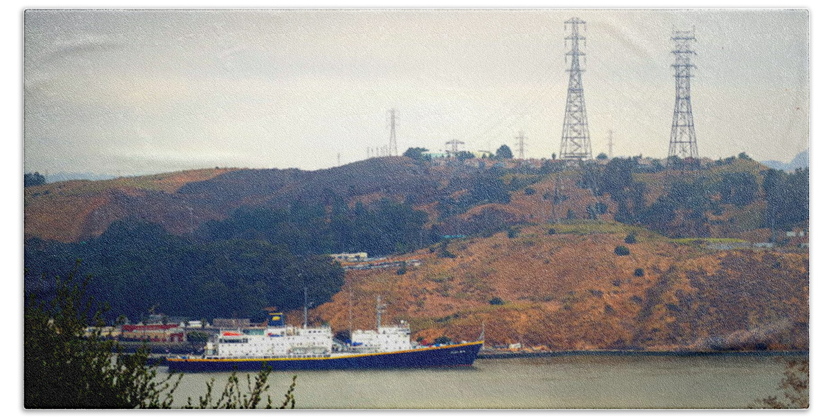 Golden-bear Bath Towel featuring the photograph The Golden Bear At Carquinez Strait by Joyce Dickens