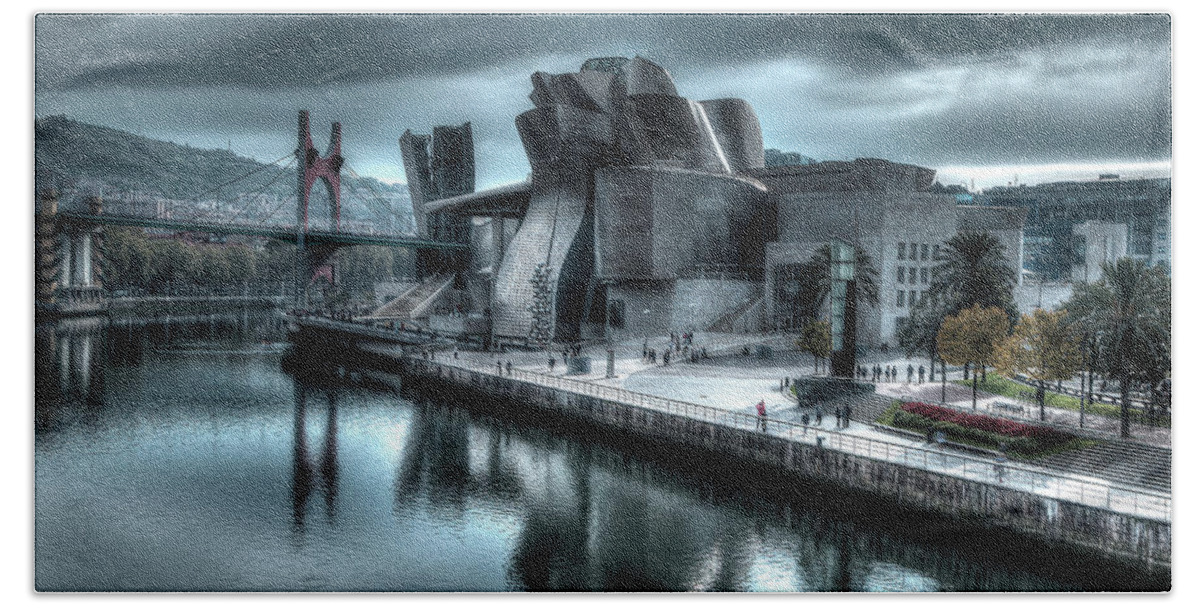 Spain Bilbao Guggenheim Museum Basque Country Frank Gehry Contemporary Architecture Nervion River City Daring And Innovative Curves Building Exterior Spectacular Building Deconstructivism Ferrovial Clad In Glass Bath Towel featuring the photograph The Guggenheim Museum Bilbao Surreal by Andy Myatt