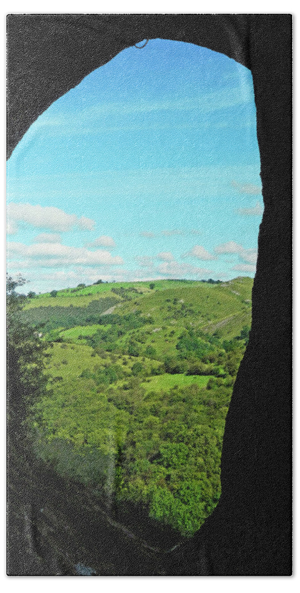 Bright Bath Towel featuring the photograph The Manifold Valley from Thor's Cave by Rod Johnson