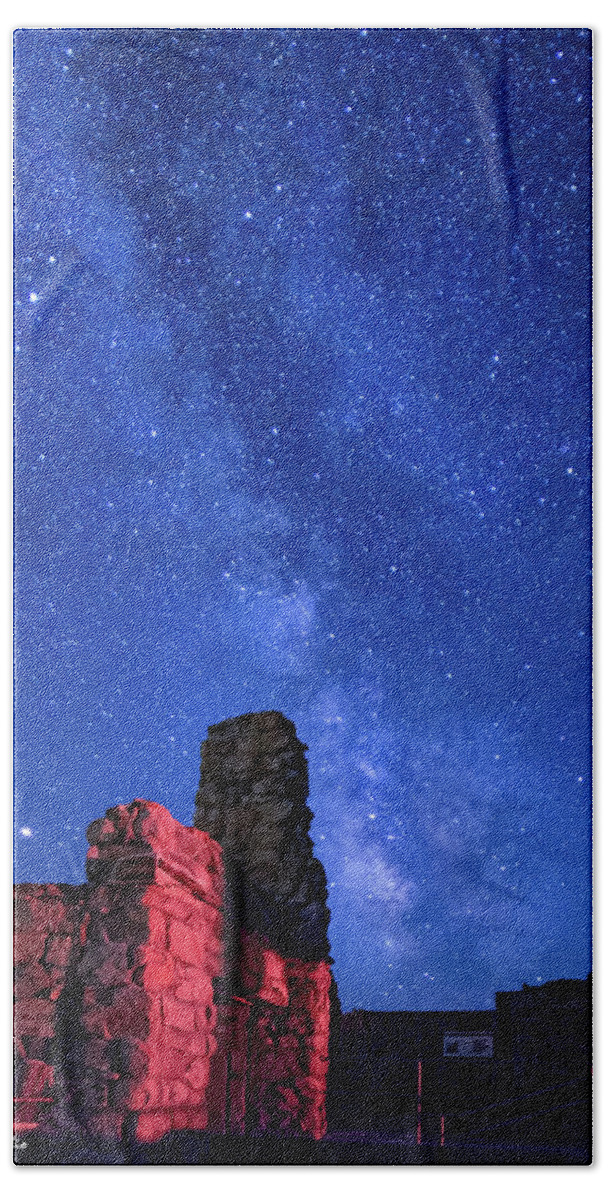 2018 Bath Towel featuring the photograph The Milky Way Over the Crest House by Tim Kathka