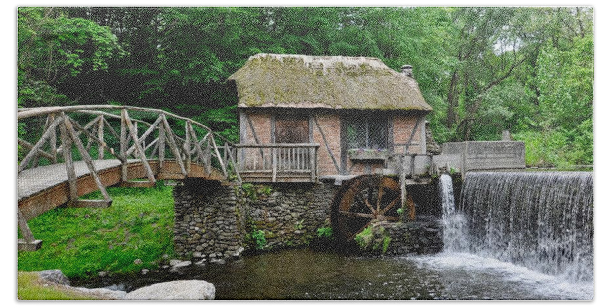 #gomez Mill House Hand Towel featuring the photograph The Mill At Gomez Mill House by Cornelia DeDona