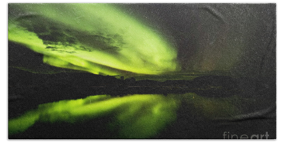 29.09.16 Hand Towel featuring the photograph The Northern Lights Thingvellir by Gunnar Orn Arnason