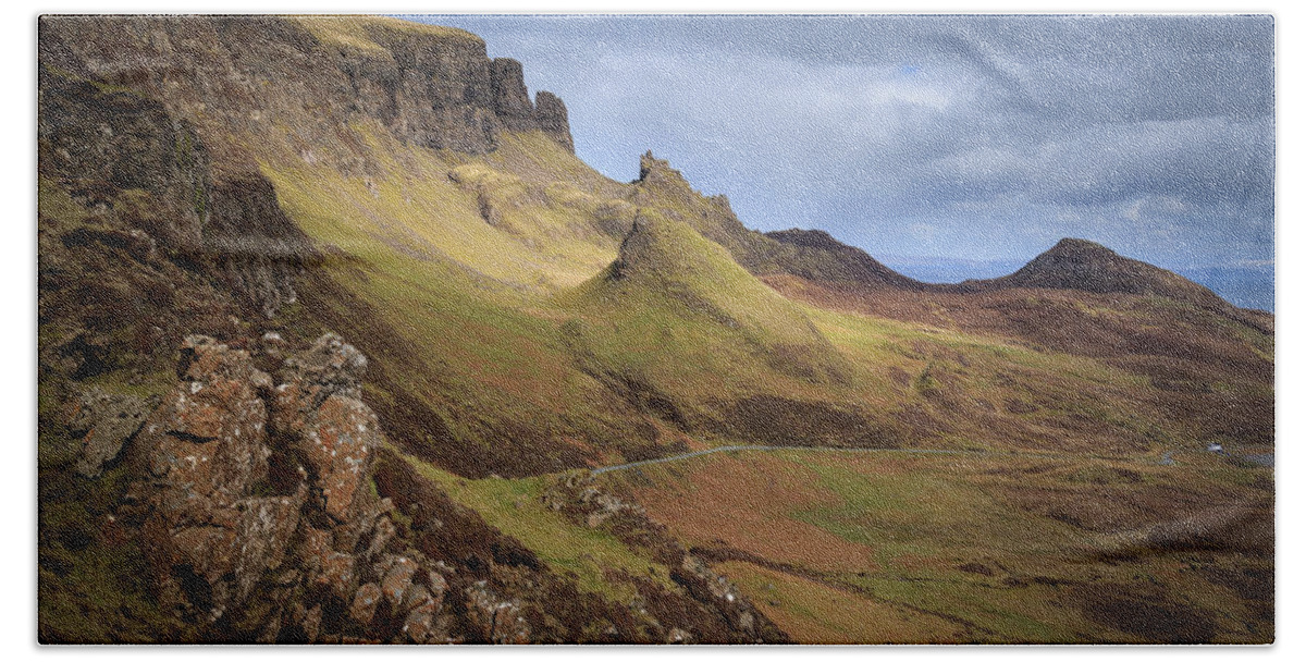 Britain Bath Towel featuring the photograph The Quiraing by Chris Smith