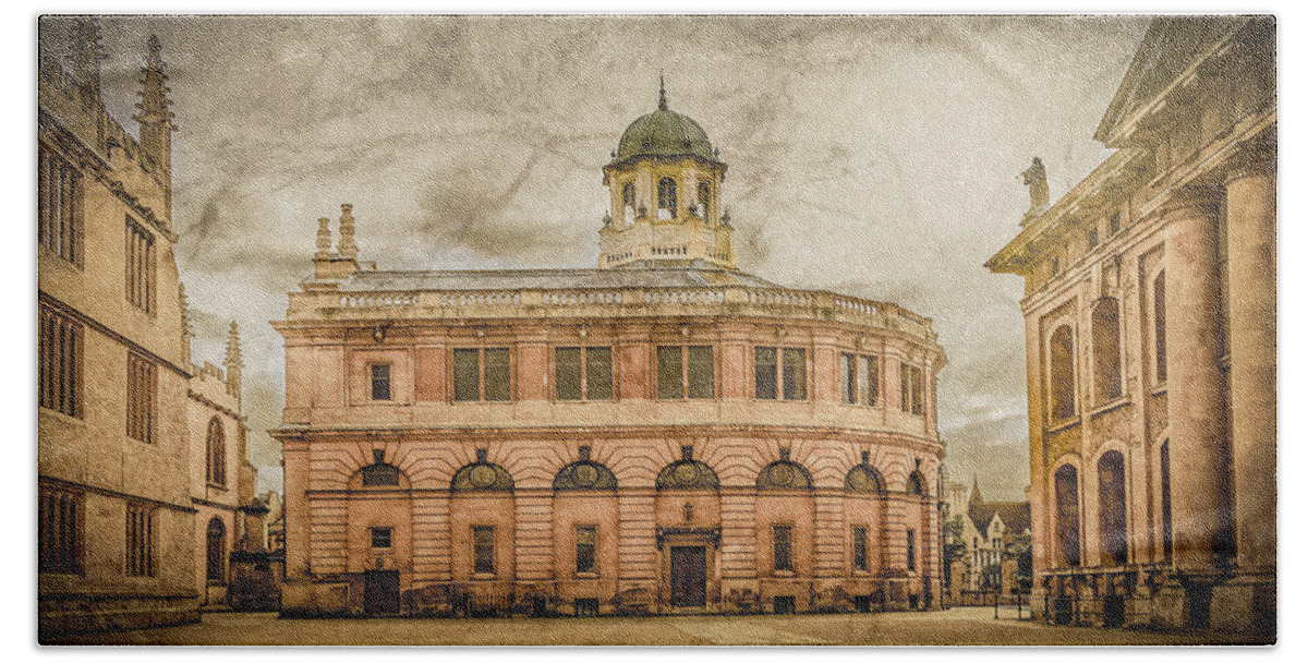 England Hand Towel featuring the photograph Oxford, England - The Sheldonian Theater by Mark Forte