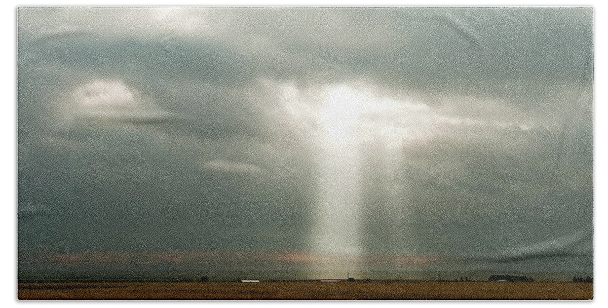Weather Hand Towel featuring the photograph The Spectre by Scott Cordell