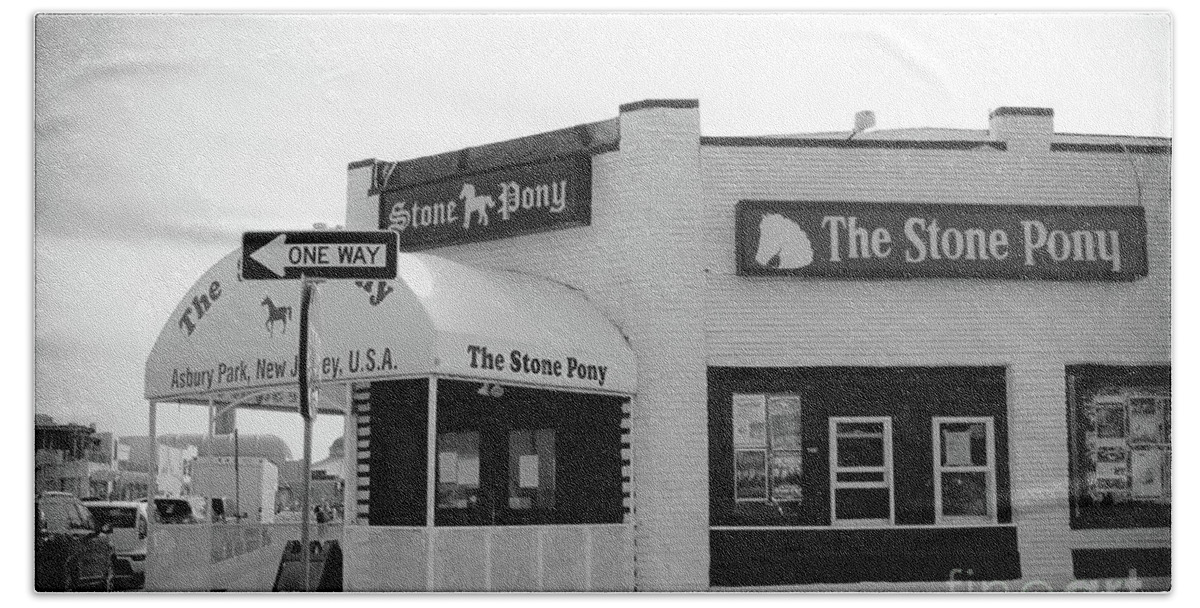 The Stone Pony Bath Towel featuring the photograph The Stone Pony - One Way by Colleen Kammerer