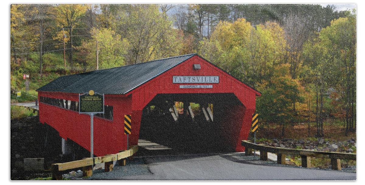 Covered Bridge Bath Towel featuring the photograph The Taftsville Covered Bridge by Mike Martin
