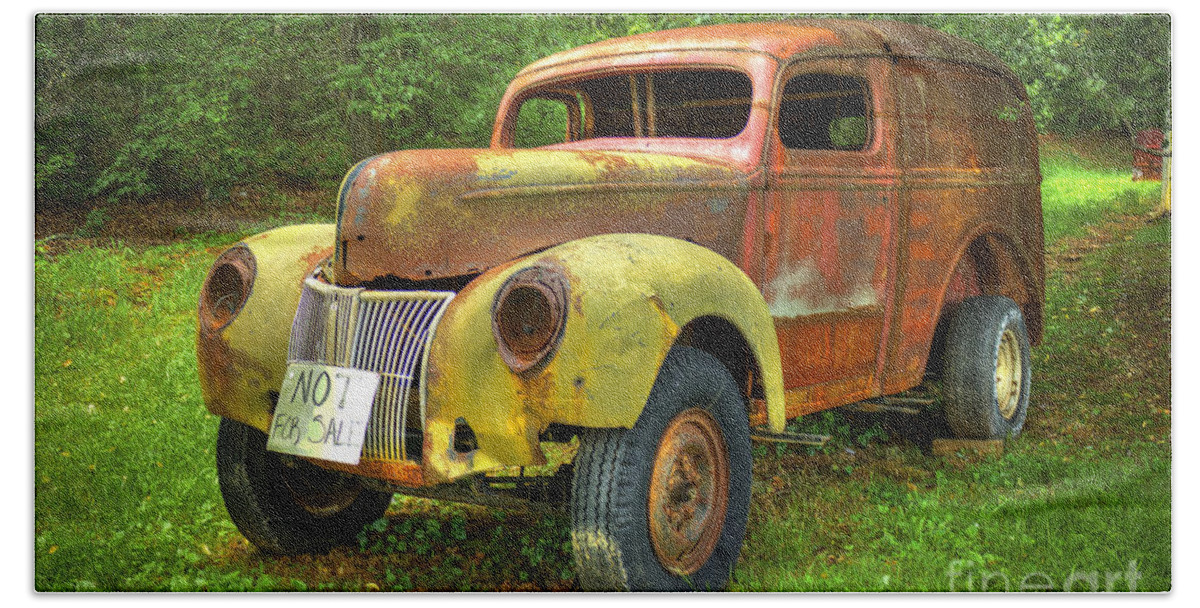 Reid Callaway The Rusty Van 2 Bath Towel featuring the photograph The Rusty Van 2 Historic Transportation Art by Reid Callaway