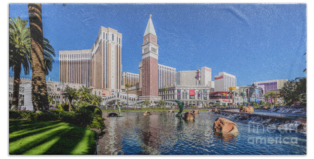 Venetian Bath Towel featuring the photograph The Venetian in Front of the Mirage Lagoon in the afternoon by Aloha Art