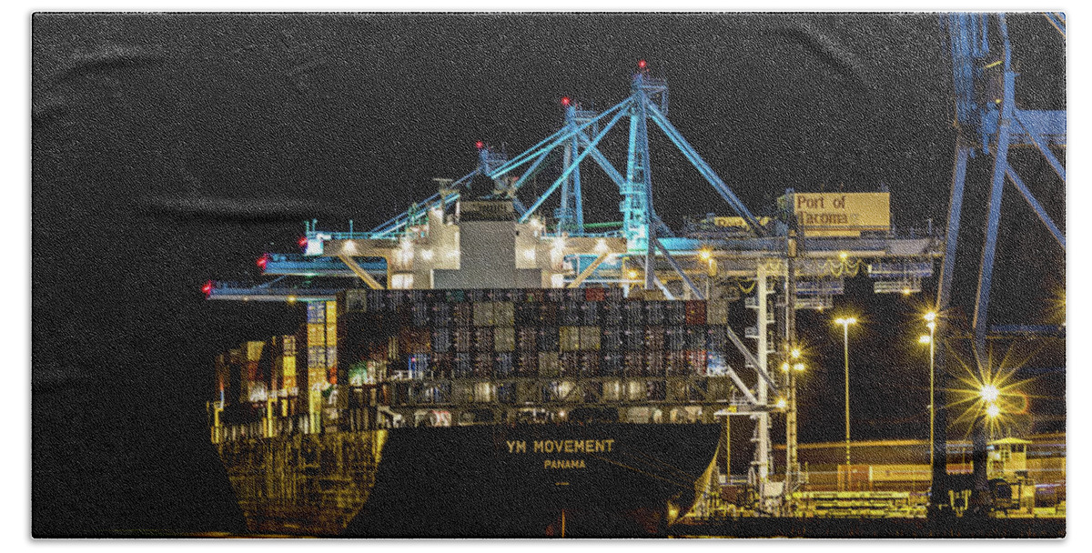 Ym Bath Towel featuring the photograph The YM Movement Panama Unloading in the Port of Tacoma by Rob Green