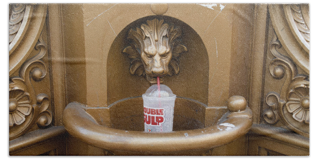 Lion Bath Towel featuring the photograph Thirsty Lion by Erik Burg