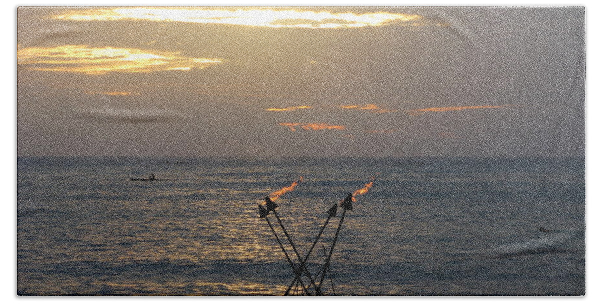 Tiki Torches On The Waters Edge In Waikiki Bath Towel featuring the photograph Tiki Torches in the Sunset by Anthony Trillo