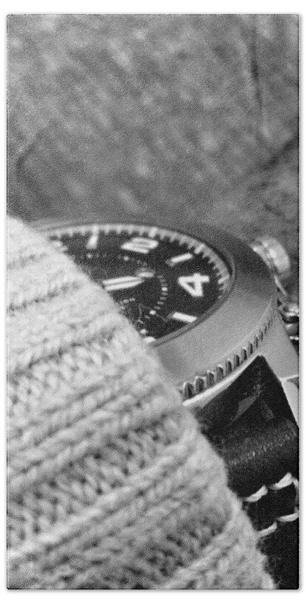 Watch Bath Towel featuring the photograph Time Machine by Robert Knight