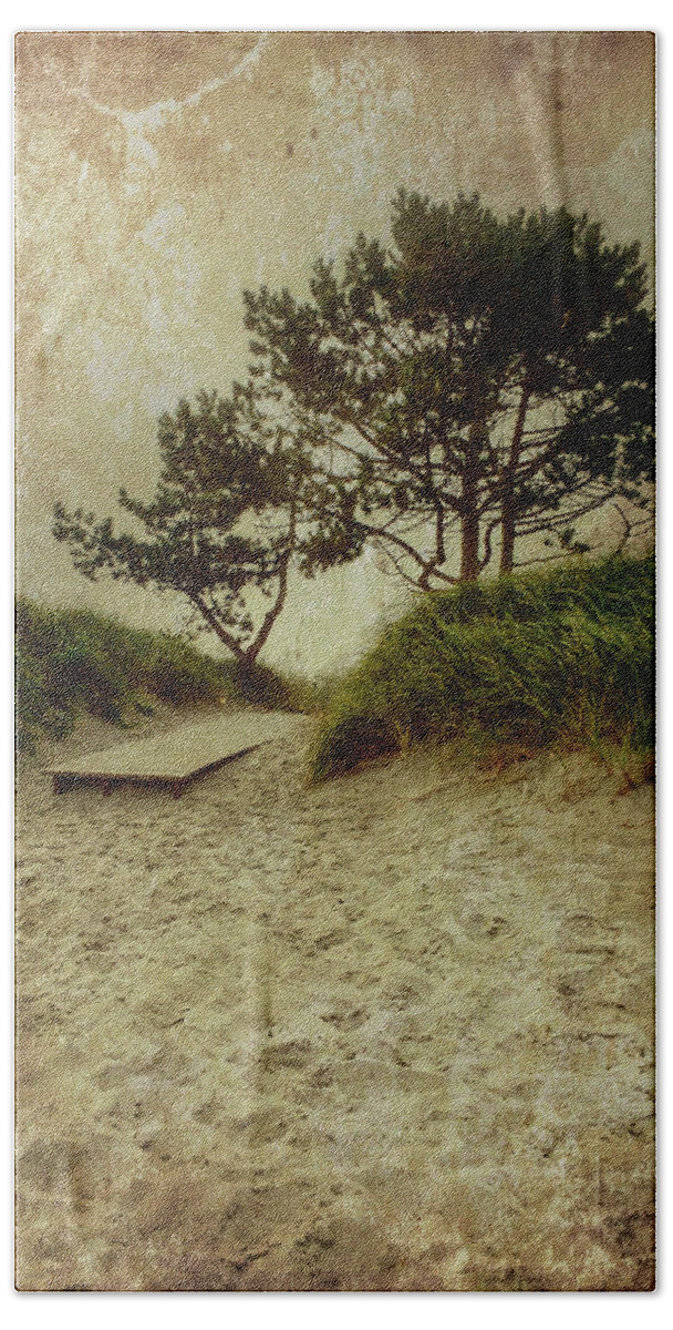 Trees Bath Towel featuring the photograph Trees By The Sea by Patrice Zinck