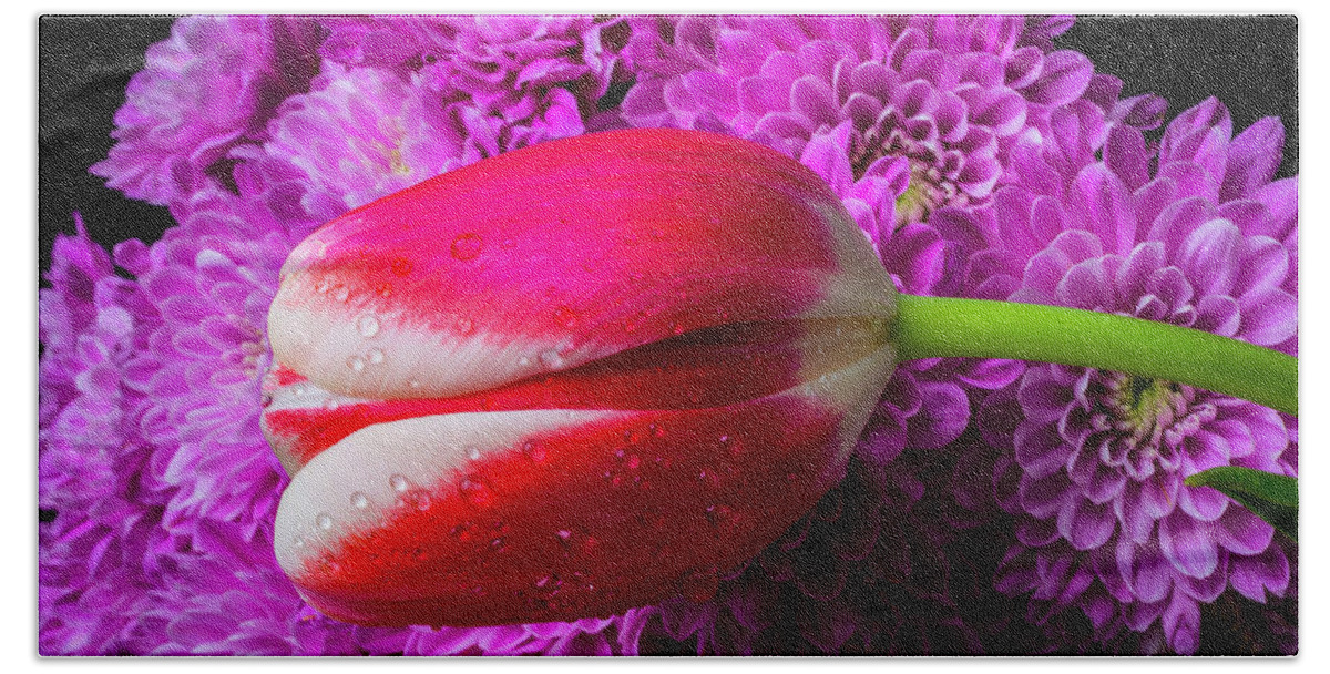 Leaf Bath Towel featuring the photograph Tulip And Pompons by Garry Gay