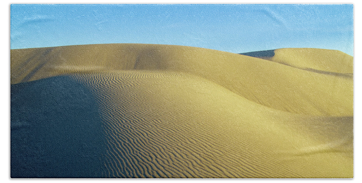 Dunes Hand Towel featuring the photograph Umpqua High Dunes by Robert Potts