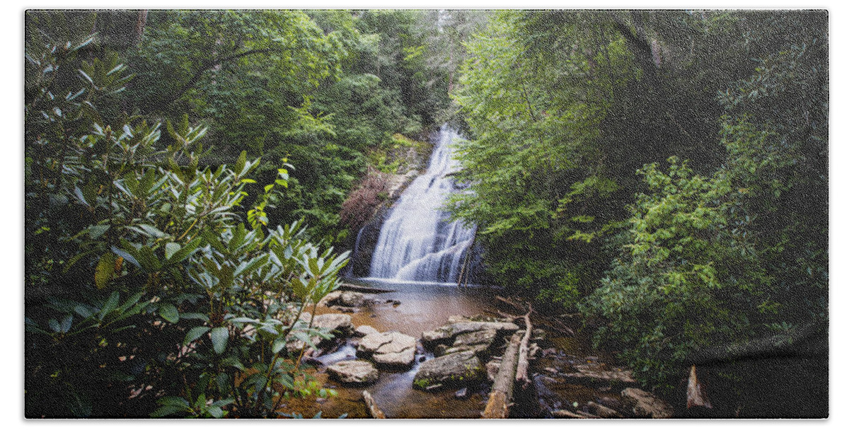Falls Hand Towel featuring the photograph Upper Helton Falls by Sean Allen