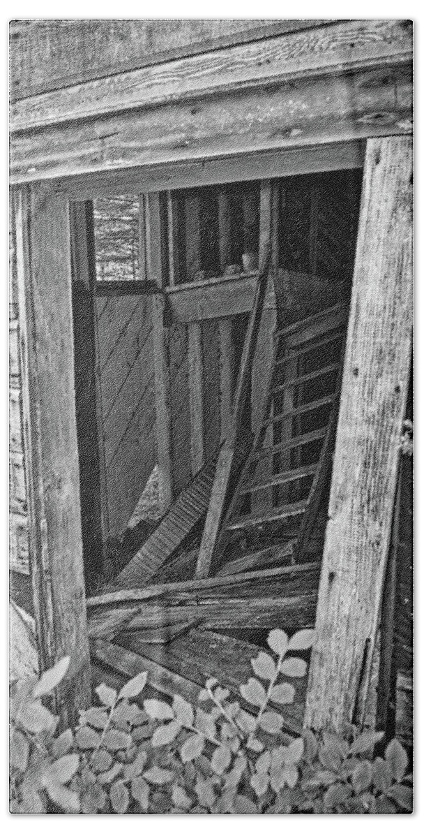 Abandoned Bath Towel featuring the photograph Upper Hoist Doorway Monochrome by Cathy Mahnke