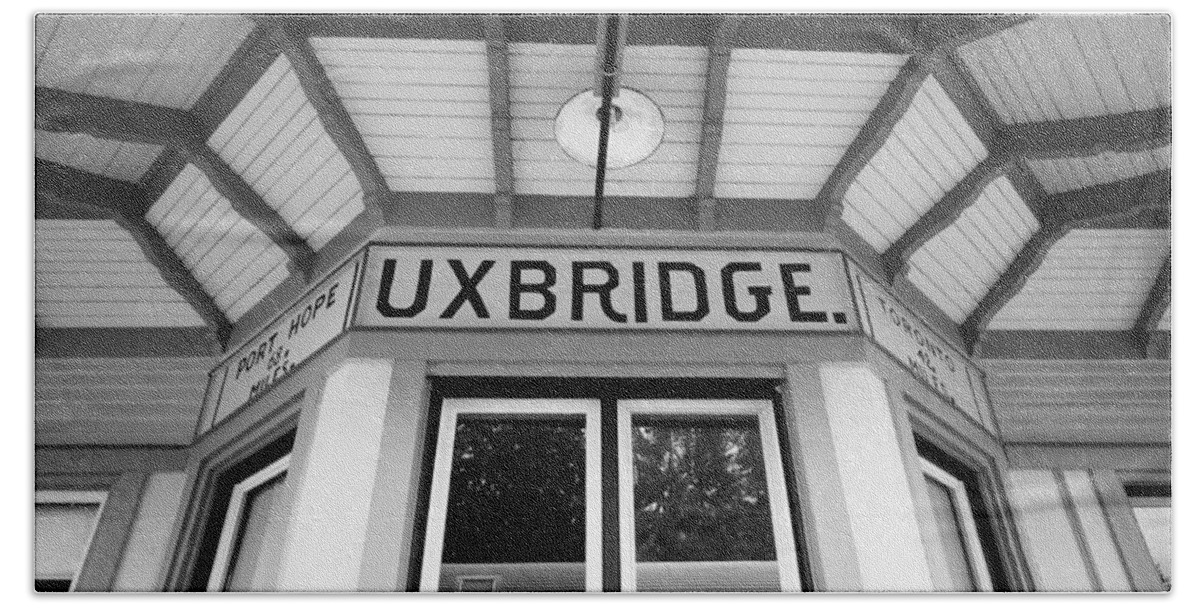 Old Hand Towel featuring the photograph Uxbridge Station by Valentino Visentini