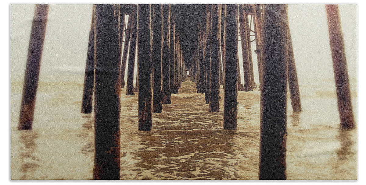 Vanishing Point Bath Towel featuring the photograph Vanishing Point - Pier by Glenn McCarthy Art and Photography