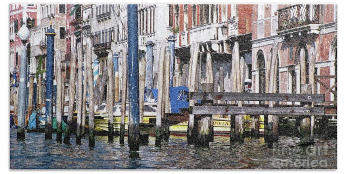 Venice Bath Towel featuring the photograph Venice Grand Canal by Allen Beatty
