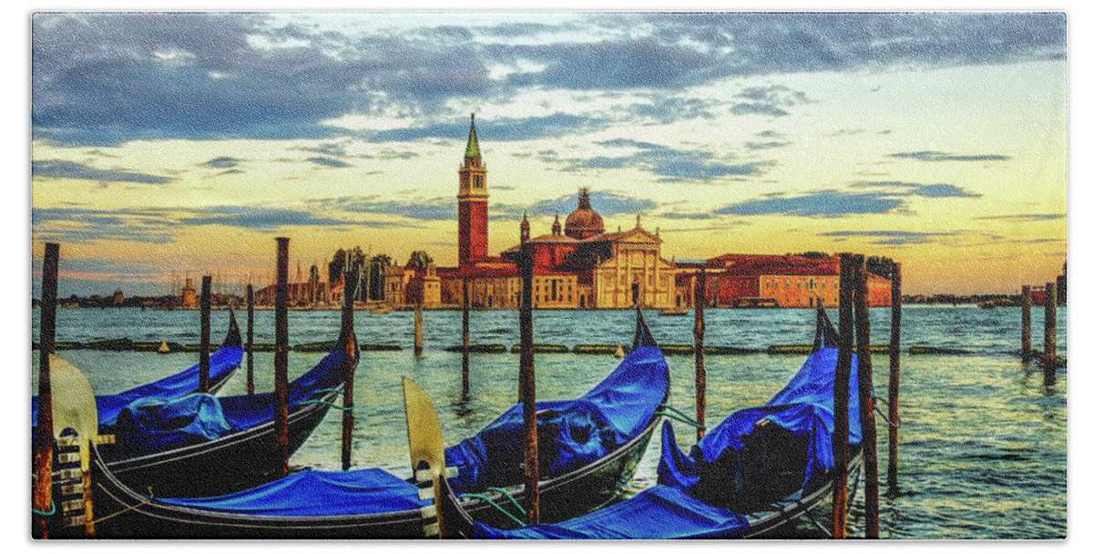 Adriatic Bath Towel featuring the photograph Venice Landmark by Maria Coulson