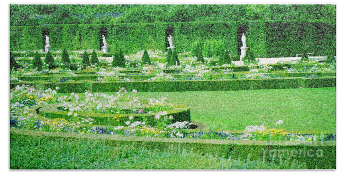 Landscape Hand Towel featuring the photograph Versailles Pathways by Donna L Munro