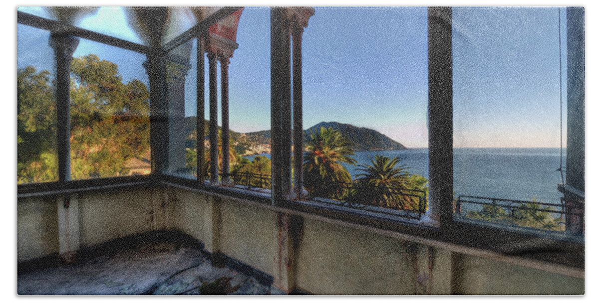 Enrico Pelos Bath Towel featuring the photograph Villa Of Windows On The Sea - Villa Delle Finestre Sul Mare II by Enrico Pelos