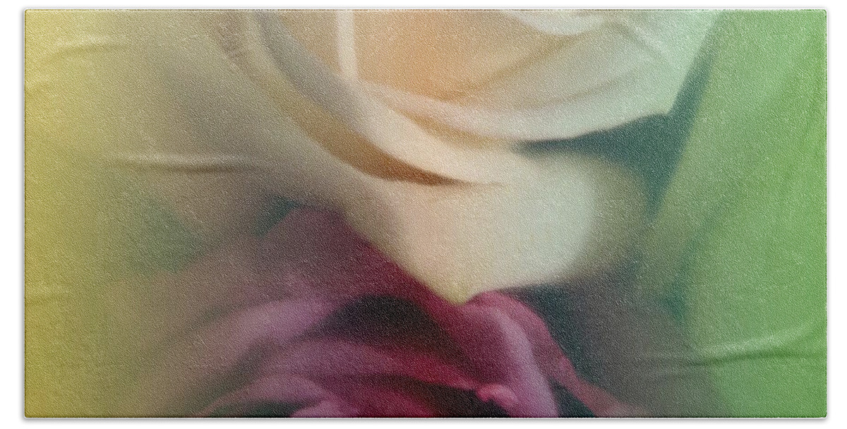 Floral Bath Towel featuring the photograph Vintage Roses 2 by Tara Shalton