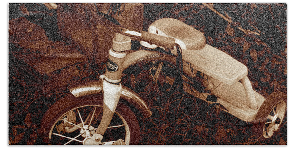 Tricycle Bath Towel featuring the photograph Vintage Trike by Lesa Fine