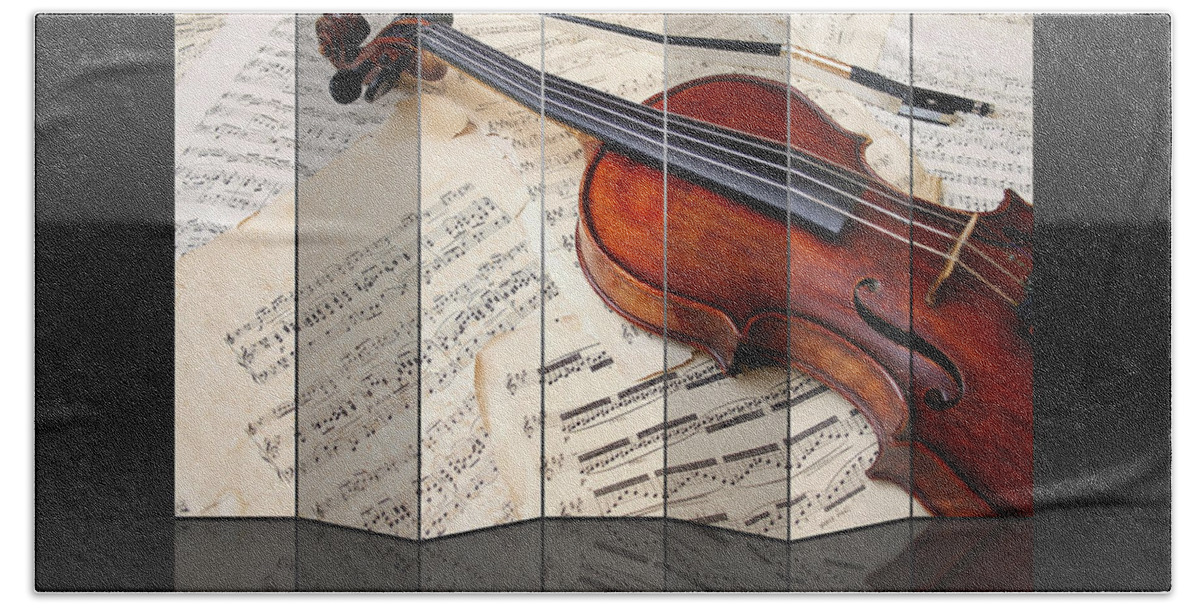 Cool Bath Towel featuring the mixed media Violin by Marvin Blaine